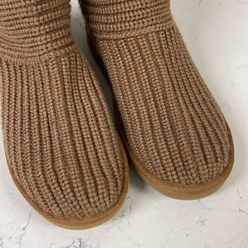 UGG 5817 Cardy Knit Boot Brown - Tan Size 8